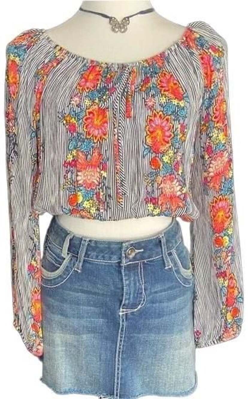 👚Pin Stripe & Floral Cropped Long Sleeve Off-Shoulder Blouse